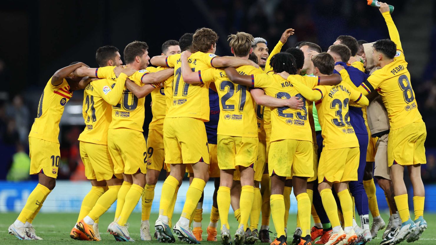 斯基拉：尤文正在研究冬窗签中卫，但补强中场依然是主要目标