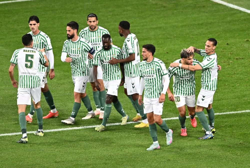 含泪赴欧！樊振东自曝逃离真相，3座大山逼走国乒一哥？